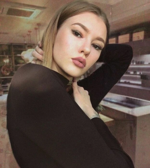 hot_baby69 Profile image 3